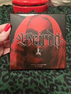 Jeffree Star  Weirdo Eyeshadow Palette - Red and Black Packaging